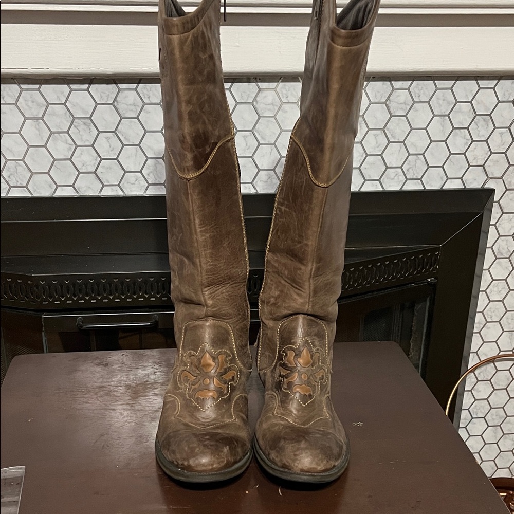 Born Dark Brown Leather Boots